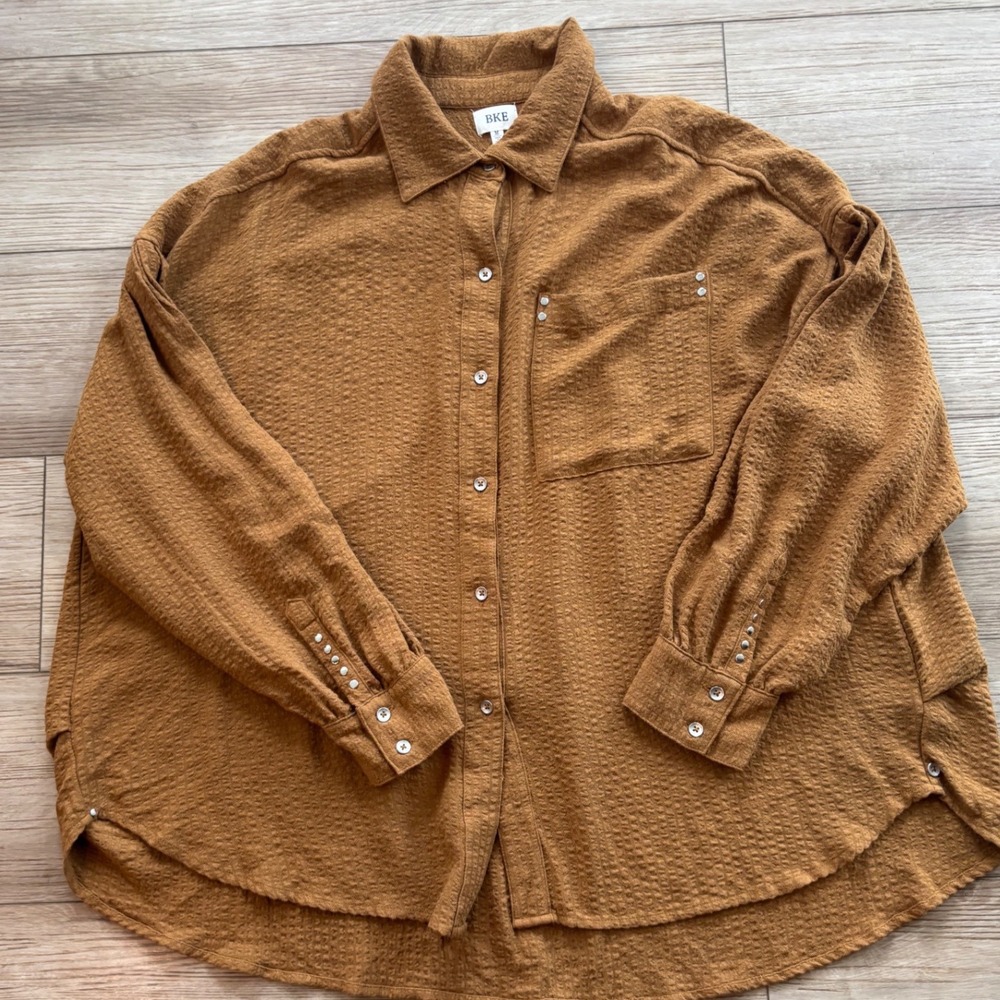 BKE Womens Cognac Brown Crinkle Texture Button Down Oversized Shirt Medium